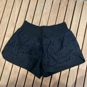 Women’s CAbi Lena lace pull-on shorts